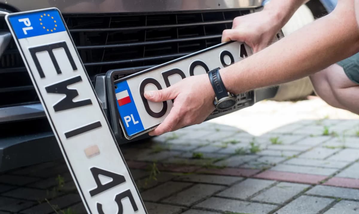 Jaki czas na przerejestrowanie samochodu? Nie przegap ważnych terminów! Jaki czas na przerejestrowanie samochodu? Nie przegap ważnych terminów!