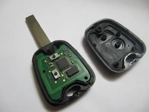 Jak otworzyć peugeota 307 bez kluczyka i uniknąć uszkodzeń Jak otworzyć peugeota 307 bez kluczyka i uniknąć uszkodzeń