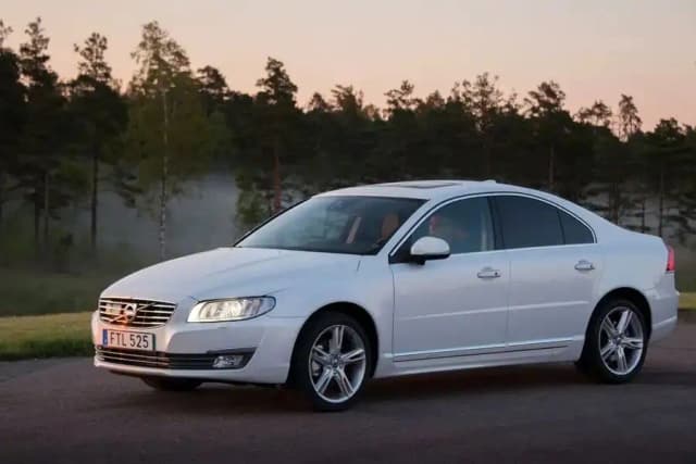 Volvo S80 jaki silnik wybrać? Porównanie silników i ich osiągi Volvo S80 jaki silnik wybrać? Porównanie silników i ich osiągi