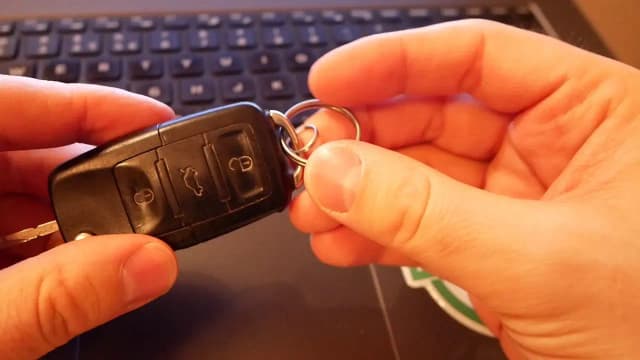 Jak wymienić baterię w kluczyku Skoda Superb - proste kroki do sukcesu Jak wymienić baterię w kluczyku Skoda Superb - proste kroki do sukcesu