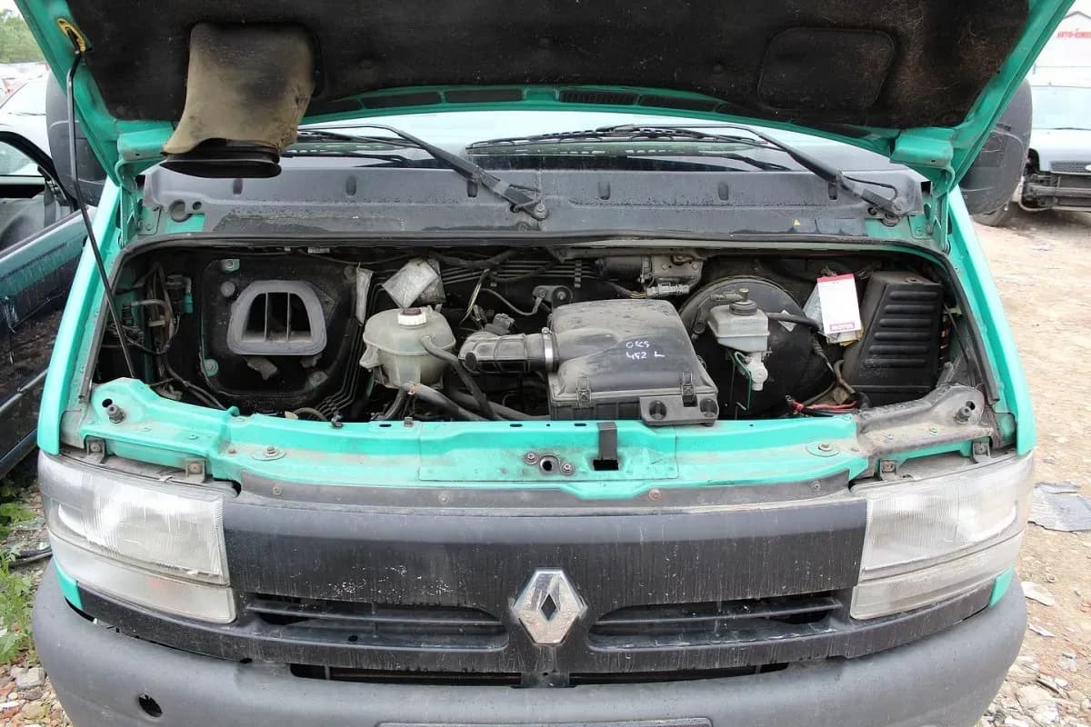 Renault Master jaki silnik wybrać, aby uniknąć kosztownych usterek? Renault Master jaki silnik wybrać, aby uniknąć kosztownych usterek?